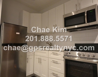 170 Delancey Street - Photo Thumbnail 3