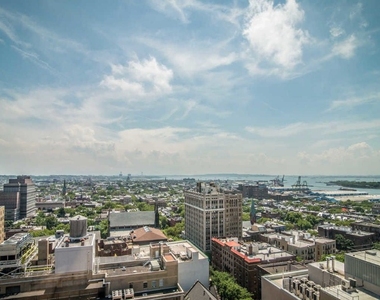 Montague Street Brooklyn Heights Studio - Photo Thumbnail 5