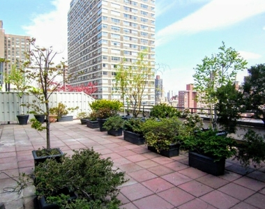 East 69th Street - Photo Thumbnail 2