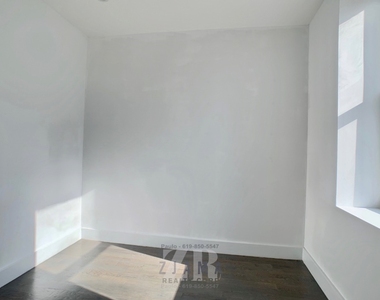 1103 Carroll Street - Photo Thumbnail 7