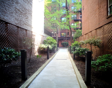 West 15th Street - Photo Thumbnail 5