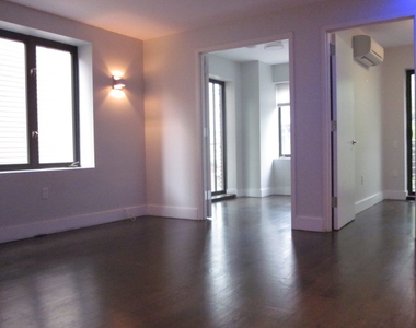 146 Meserole St - Photo Thumbnail 5