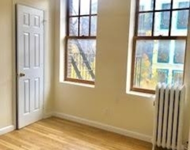 207 West 11th Street - Photo Thumbnail 1