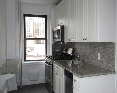 245 East 21st Street - Photo Thumbnail 3