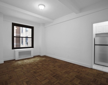 369 Broome Street - Photo Thumbnail 2