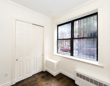 513 East 82nd Street - Photo Thumbnail 4