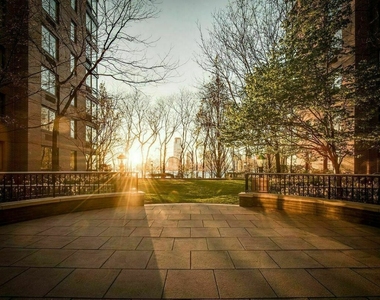 Battery Place - Photo Thumbnail 4