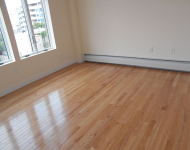 14-34 31st Avenue, Astoria - Photo Thumbnail 0