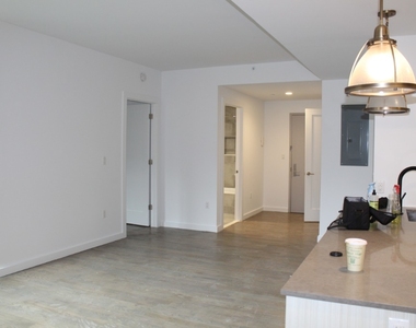 125 Parkside Avenue - Photo Thumbnail 6