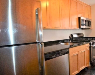 Massive 3 Bedroom 2 Bath Available on the UES 70'S - Photo Thumbnail 1