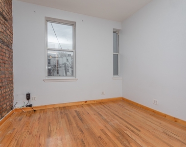 553 Grand St - Photo Thumbnail 7