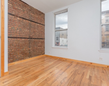 553 Grand St - Photo Thumbnail 2