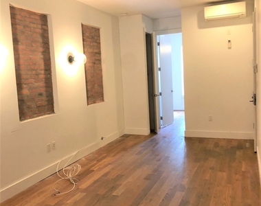 858 Hancock Street - Photo Thumbnail 7