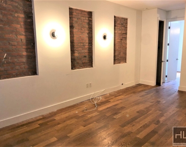 858 Hancock Street - Photo Thumbnail 2