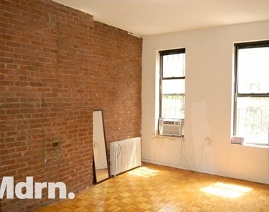 310 East 89 - Photo Thumbnail 0