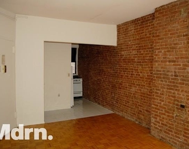 310 East 89 - Photo Thumbnail 1