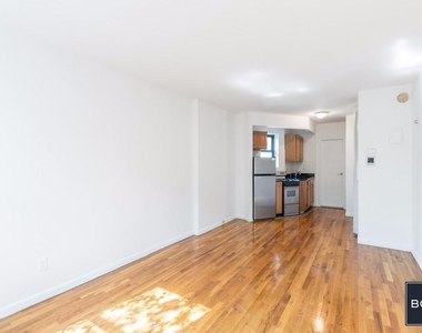 246 West 22 - Photo Thumbnail 2