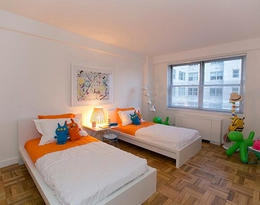 240 East 39th Street #19g - Photo Thumbnail 3