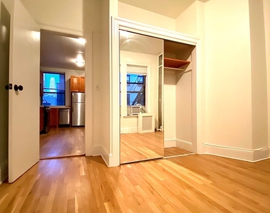 234 East 58th Street - Photo Thumbnail 6