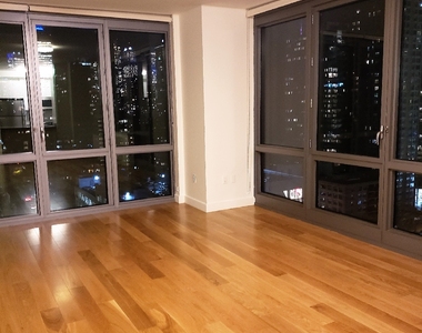 West 57th Street - Photo Thumbnail 2