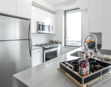 West 57th Street - Photo Thumbnail 1