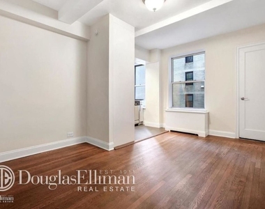 309 West 57th St #1105 - Photo Thumbnail 1