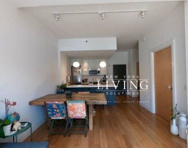 325 Kent Avenue - Photo Thumbnail 3