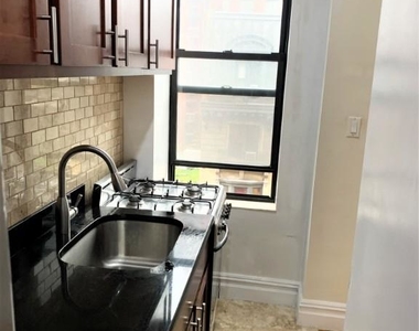 121 East 31st Street - Photo Thumbnail 1