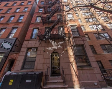 East 85th Street - Photo Thumbnail 11