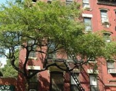 457 West 50th Street - Photo Thumbnail 5