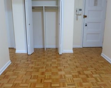 516 East 79th Street, Apt 2d - Photo Thumbnail 2