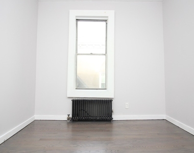 139 Tompkins Ave - Photo Thumbnail 7