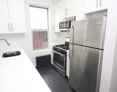 139 Tompkins Ave - Photo Thumbnail 3