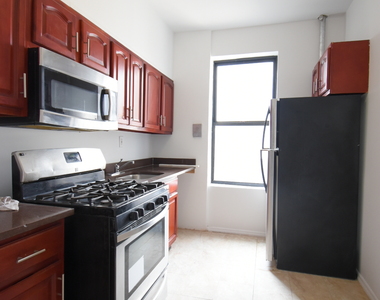 560 W 180th St - Photo Thumbnail 5