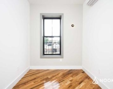 1402 Park Place - Photo Thumbnail 2