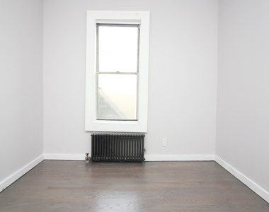 139 Tompkins Ave - Photo Thumbnail 5