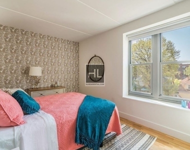 310 Clarkson Avenue Unit 505 - Photo Thumbnail 2