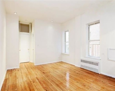 220 East 25th St - Photo Thumbnail 1