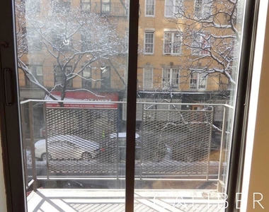 East 91st Street - Photo Thumbnail 6