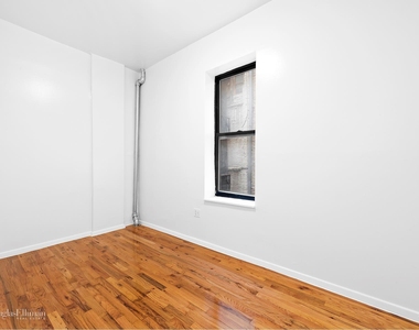 206 Rivington St - Photo Thumbnail 2