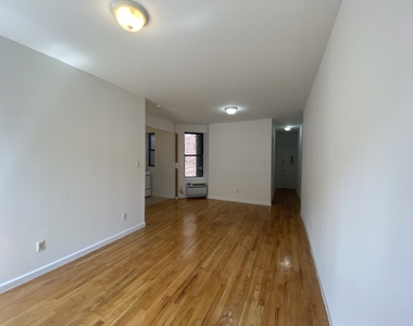 417 East 65 Street 22 - Photo Thumbnail 1