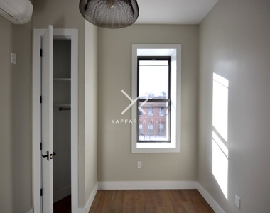 1043 Bedford Avenue - Photo Thumbnail 8