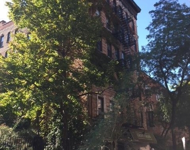 620 East 6th Street - Photo Thumbnail 5