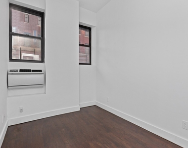 207 East 37th Street - Photo Thumbnail 2