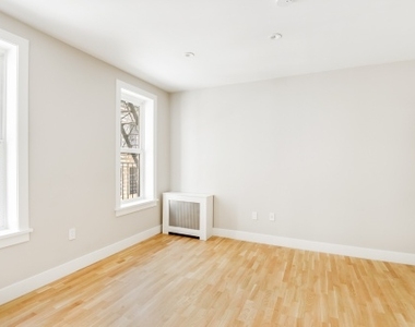 345 Lefferts Ave - Photo Thumbnail 4