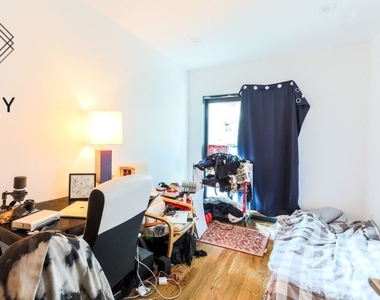 562 Park Place - Photo Thumbnail 7