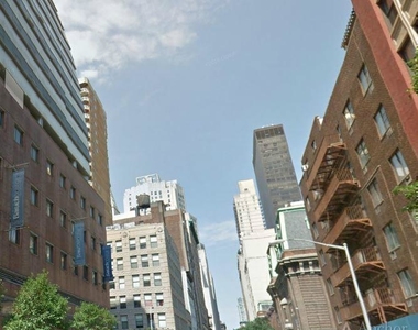 East 25th Street - Photo Thumbnail 4