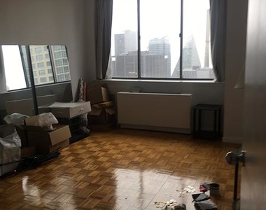 124 West 60th Street - Photo Thumbnail 4