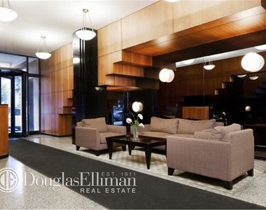 200 East 87th St - Photo Thumbnail 3