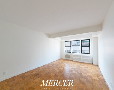 236 East 36th Street - Photo Thumbnail 1